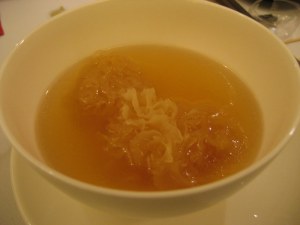 Stewed chicken with pear and white fungus